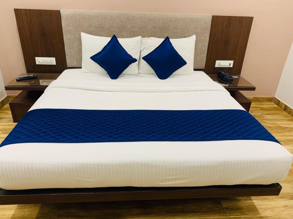 Hotel Ak Suites Patiala Luaran gambar