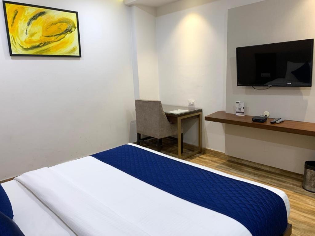 Hotel Ak Suites Patiala Luaran gambar