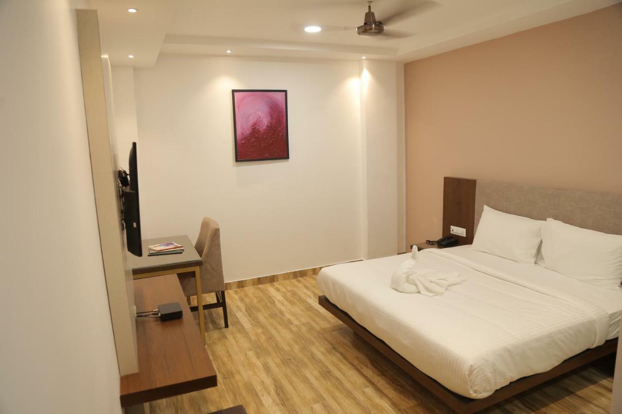 Hotel Ak Suites Patiala Luaran gambar